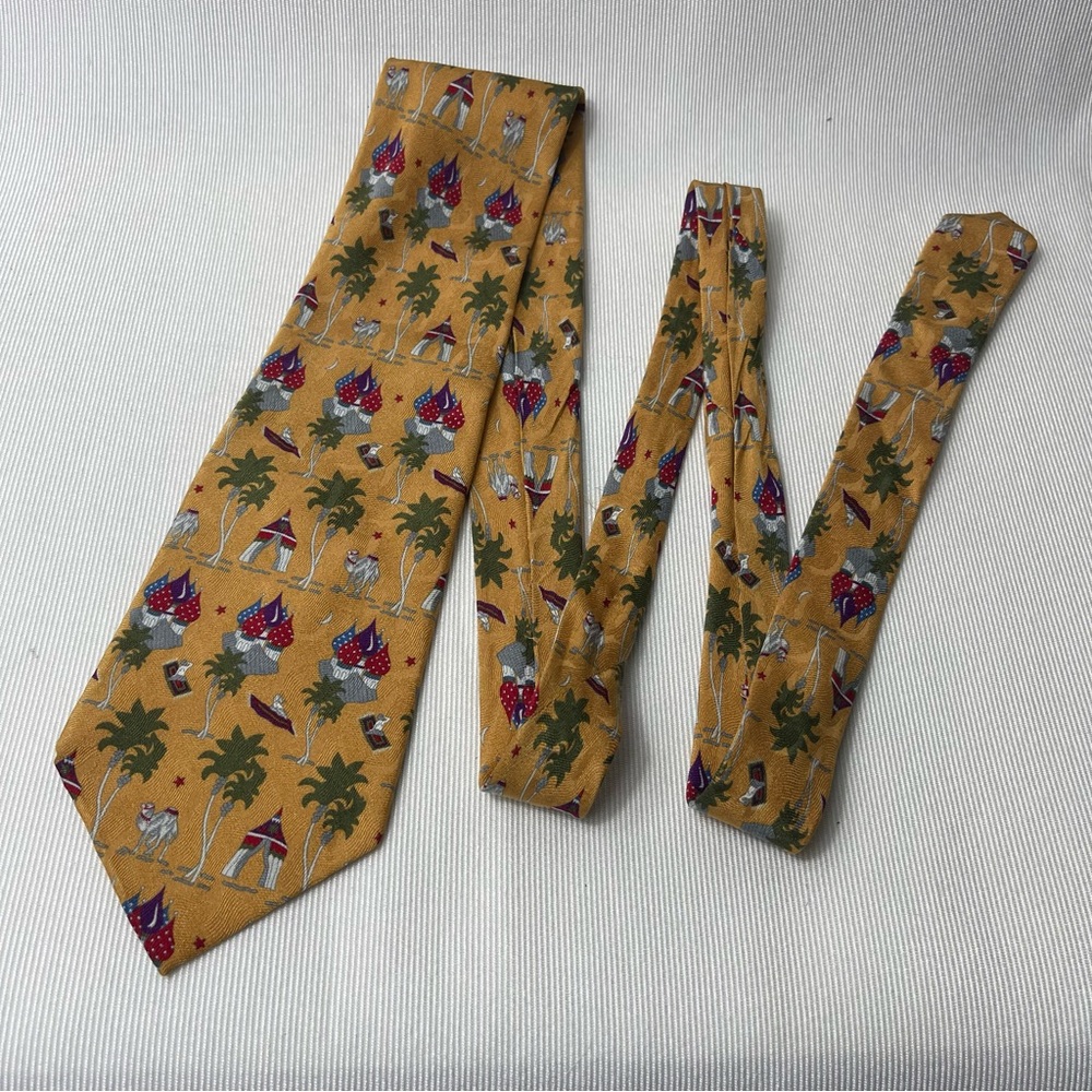 Currier & Co The Thief of Baghdad Tie Unique Fun print 100% Silk Made in Italy